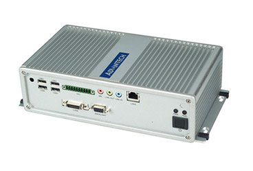 Computador ARK 3000: Series de alto rendimiento Modelo ARK-3360F 